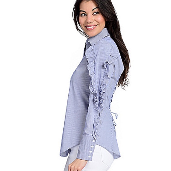 ✨3 for $30✨ NWOT Striped Stretch Button Down Top - Picture 3 of 11